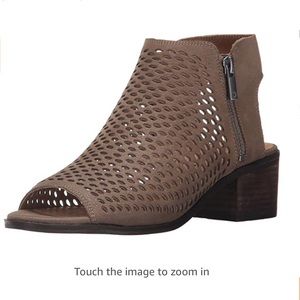 Lucky Brand Nelwyna Sandals!